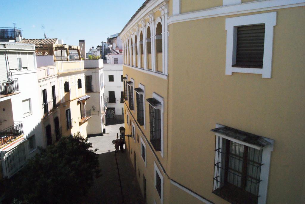 Apartamentos Turisticos La Encarnacion Seville Exterior photo